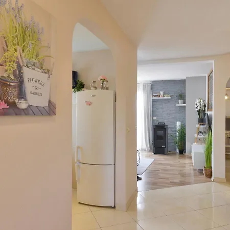Apartman Lana *