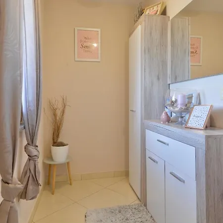 Apartman Lana Appartamento Umago